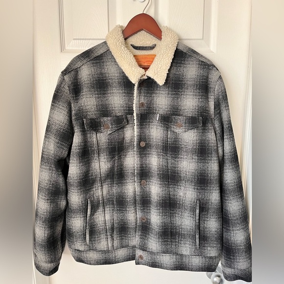 Mens Levi’s Plaid Sherpa Trucker Jacket Size XL EUC - Picture 8 of 10